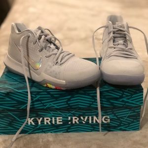Kyrie 3 TA Time to Shine 7 Kids size 8 in ladies
